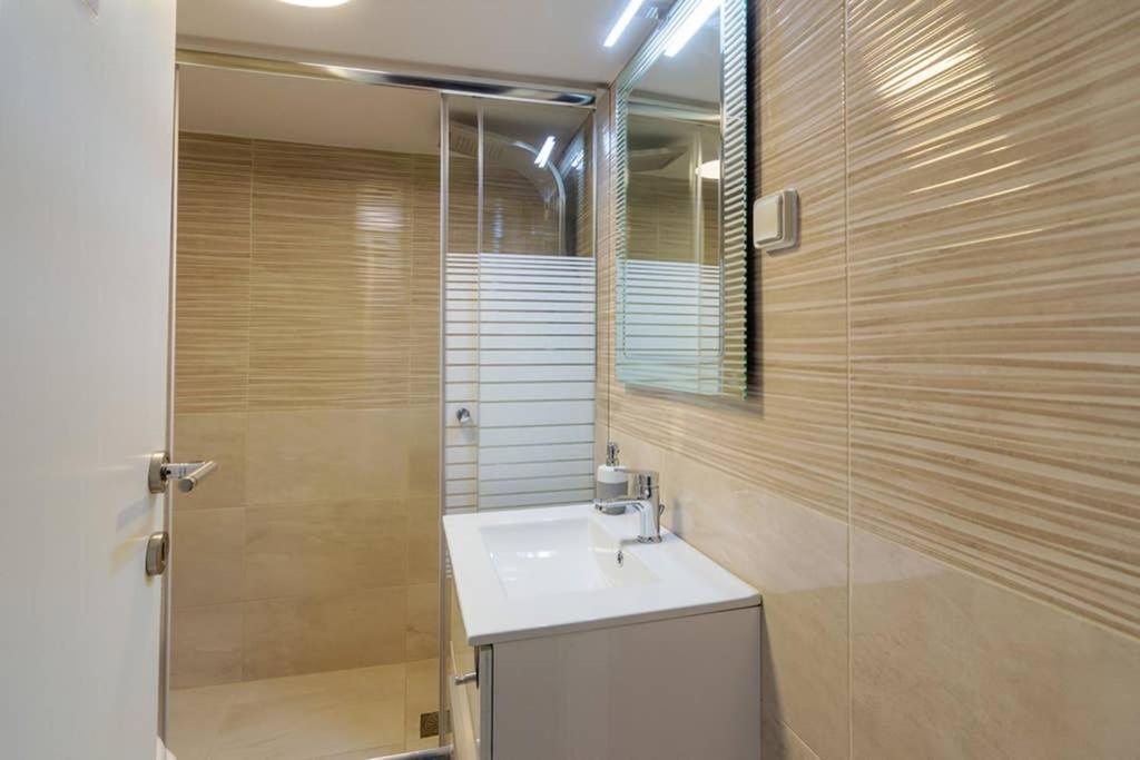 Brand New Decorated Flat For 4 Ppl In Pagrati Apartment Athens Ngoại thất bức ảnh
