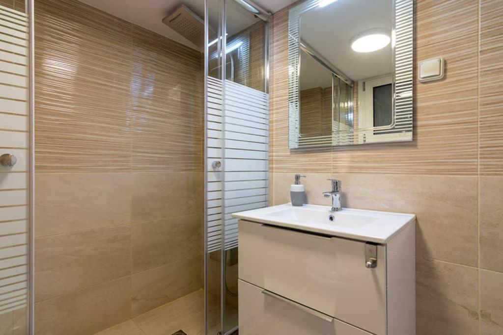 Brand New Decorated Flat For 4 Ppl In Pagrati Apartment Athens Ngoại thất bức ảnh